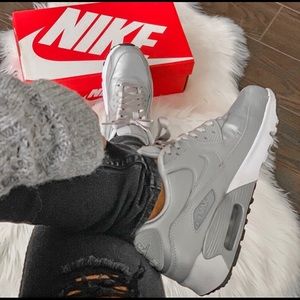 Nike Air Max 90 sneakers